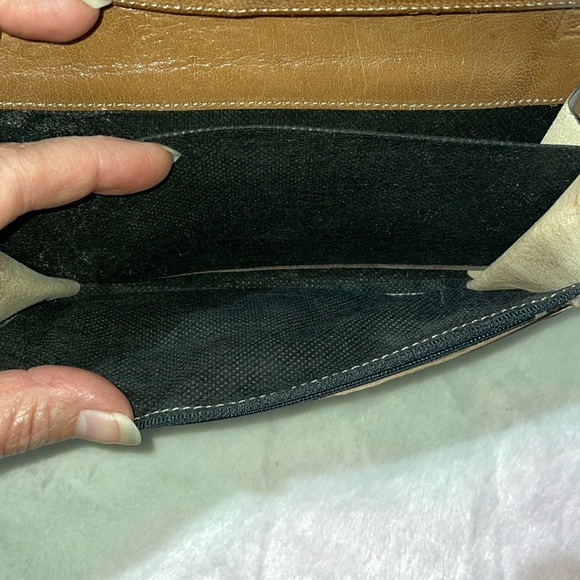 Handmade Brown Leather Wallet with Floral Tooling - Picture 6 of 8